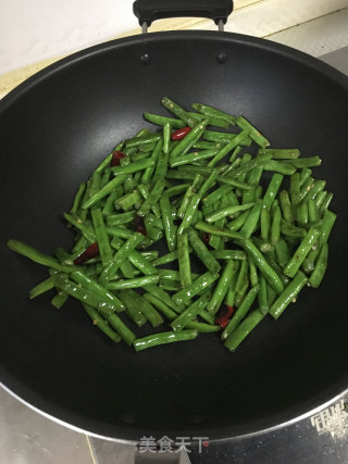 干煸四季豆的做法步骤：6