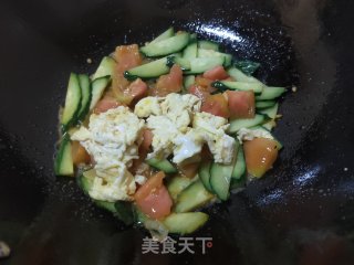 番茄黄瓜炒鸡蛋的做法步骤：6