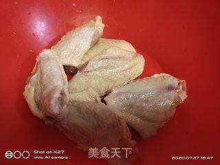 啤酒焖鸡中翅的做法步骤：2