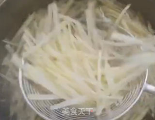 青椒土豆丝的做法步骤：4