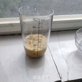 夏季冷饮百香果养乐多的做法步骤：3