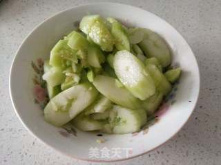 蒜蓉黄瓜的做法步骤：2