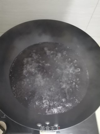 水煮饺子的做法步骤：1