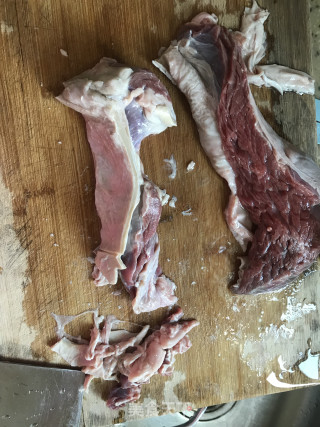 土豆炖牛腩的做法步骤：1