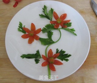 简单盘饰之西红柿的做法步骤：3