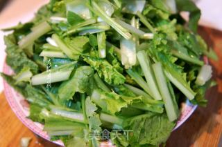 松茸炒小白菜的做法步骤：3