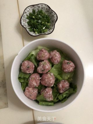 生菜肉丸汤的做法步骤：2