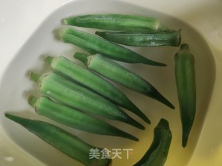 秋葵炒鸡蛋的做法步骤：4