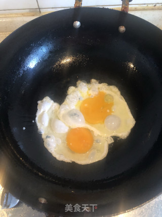番茄炒鸡蛋的做法步骤：2