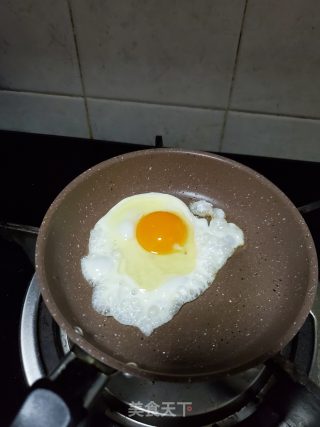 培根鸡蛋三明治的做法步骤：3
