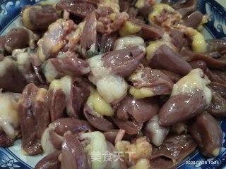 尖椒炒鸭心的做法步骤：3