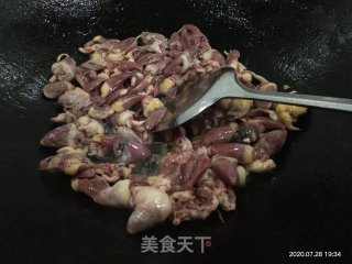 尖椒炒鸭心的做法步骤：5