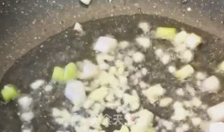 爆炒花甲的做法步骤：4