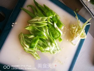 尖椒葱白拌磷虾的做法步骤：3