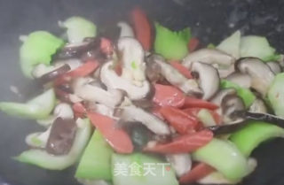 香菇油菜的做法步骤：3