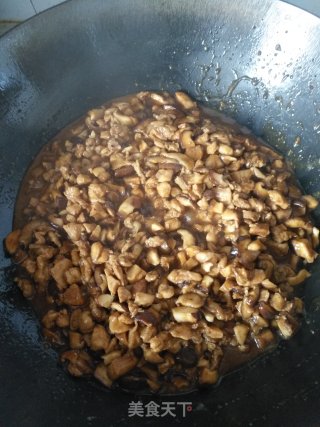 香菇鸡腿酱肉包的做法步骤：6