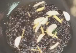 豆豉炒腊肉的做法步骤：4