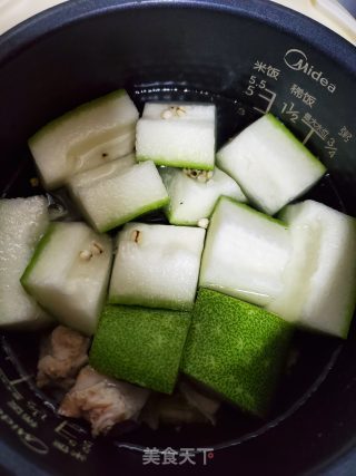排骨薏米冬瓜汤的做法步骤：5