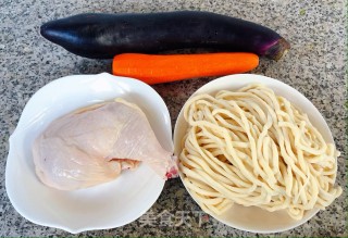 鸡腿茄子焖面的做法步骤：1