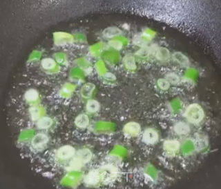 清炒葫芦片的做法步骤：2