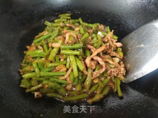 豇豆炒肉丝的做法步骤：4