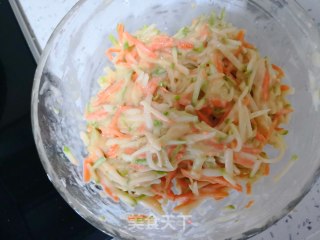 西葫芦土豆饼的做法步骤：3