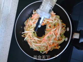 西葫芦土豆饼的做法步骤：4