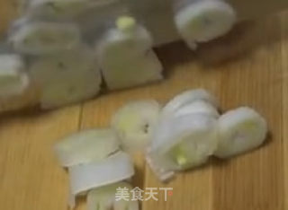 酱香豆芽的做法步骤：2