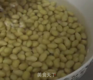 黄豆焖猪脚的做法步骤：3