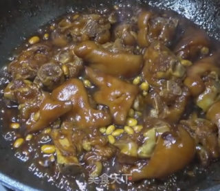 黄豆焖猪脚的做法步骤：9