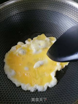 辣椒炒鸡蛋的做法步骤：2