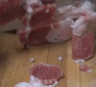 土豆片炒五花肉的做法步骤：2