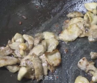 土豆片炒五花肉的做法步骤：4