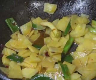 土豆片炒五花肉的做法步骤：6