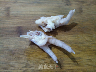 超简单的糟卤凤爪的做法步骤：1
