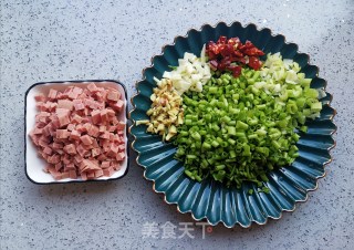 空心菜杆炒火腿的做法步骤：2