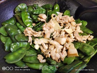 肉烧扁豆的做法步骤：6