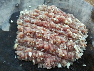 丝瓜酿肉的做法步骤：1