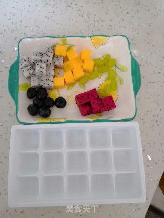 彩色水果冰块饮的做法步骤：1