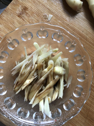酱醋嫩姜的做法步骤：3