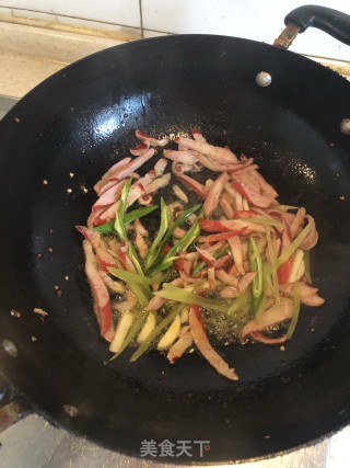 红肠土豆丝的做法步骤：4