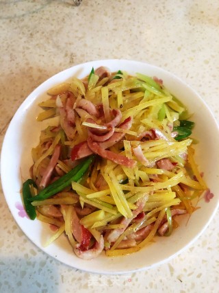 红肠土豆丝的做法步骤：7