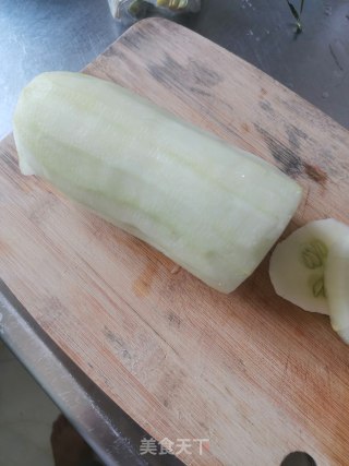 煎黄瓜的做法步骤：1
