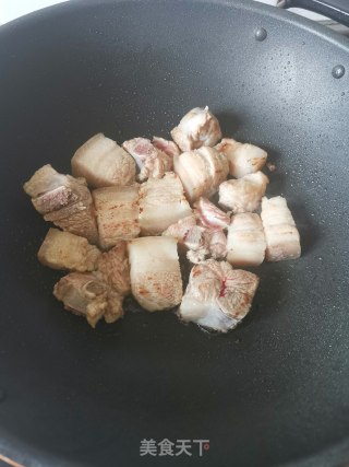 笋烧肉的做法步骤：2