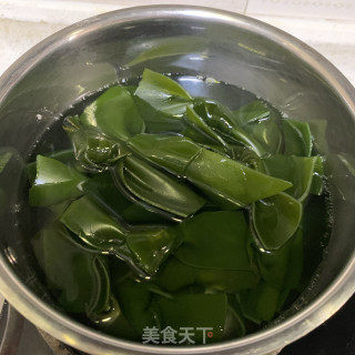 ????凉拌海带结的做法步骤：2