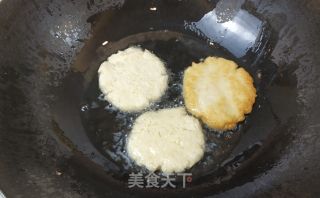 酥软豆渣饼，豆渣不要丢，教你把它变废为宝的做法步骤：6