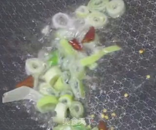 小炒豆苗的做法步骤：3