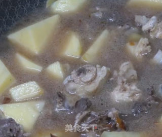 土豆炖鸡块的做法步骤：5
