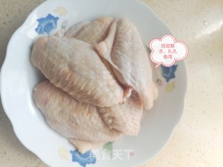 照烧鸡翅的做法步骤：1