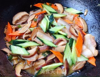 香菇炒五花肉#五花肉#的做法步骤：9